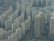 100억 넘는 아파트 거래 속출…청담 아파트 190억 거래신고