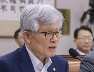 최동석 인사처장 과거 발언 논란에…민주당 ‘속앓이’