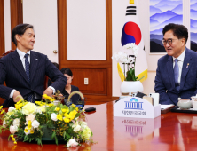 우원식 국회의장, ‘광복절 특사’ 앞두고 조국 전 대표 면회