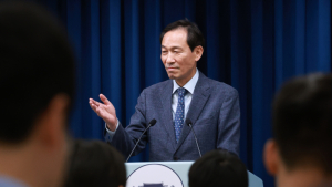 대통령실 “조국 등 정치인 사면 검토 시작 안해…관세 협상에 매진”
