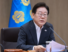 李대통령, 노동부 장관에 “산재 안 줄어들면 진짜 직 걸라”