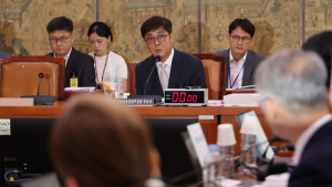 문체부 최휘영 후보자 청문회, 두 번째 정회…‘아빠 찬스’ 두고 여야 공방