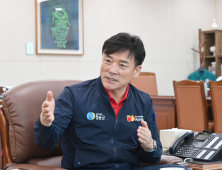 윤경희 청송군수, ‘사과산업 혁명’에서 ‘스마트 농촌’까지 [이제는 지방시대, 지자체장에게 듣다] 