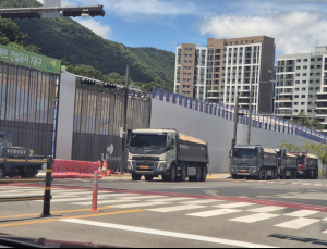 준공 앞둔 택지에 흙 쏟아붓는 LH… 사송지구 토공공사 논란