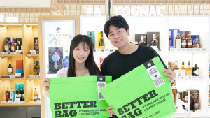 롯데免, 리유저블백 증정 外 우아한청년들‧한국P&G‧락앤락 [기업IN]