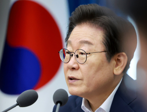 李대통령, 美체류 장관들과 화상회의…“당당한 자세로 임하라”