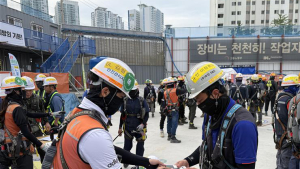 DL건설, 혹서기 근로자 보호  현장안전관리 추진 外 SM스틸 건설부문 [쿡경제]