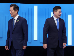 정청래 독주냐, 박찬대 대역전이냐…오늘 與전대서 웃는 자는