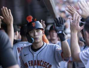 이정후, MLB 첫 4안타 폭발…8월 타율 0.583 맹타
