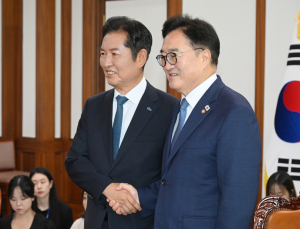 정청래 “‘3대 개혁’ 위해 결단 부탁”…우원식 “개헌도 힘 모아야”