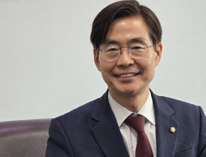 ‘혁신강조’ 조경태, 당 쇄신 강조…“3대 극우 절연해야” [쿡 인터뷰]
