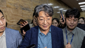 ‘주식 차명거래 의혹’ 일파만파…이춘석, 국정기획위서도 해촉