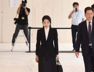 특검 “김건희 진술 거부 안 해…조사 호칭은 ‘피의자’”
