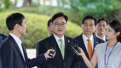 우원식 의장‚ 특검 출석 “진술 통해 법적·정치적 정의 바로세울 것”