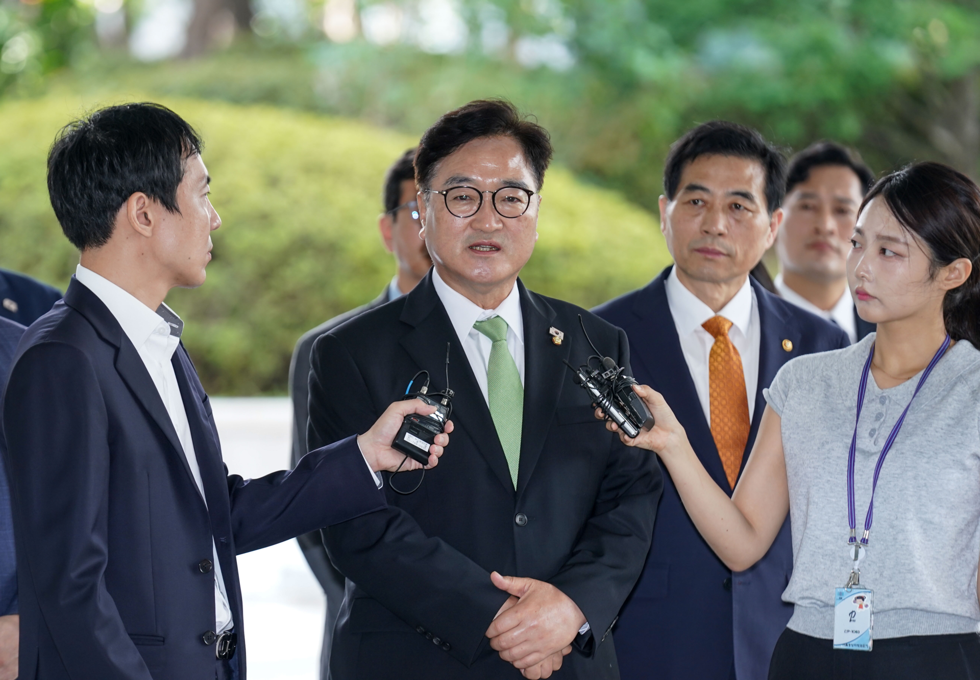 우원식 의장‚ 특검 출석 “진술 통해 법적·정치적 정의 바로세울 것”