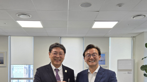 홍태용 김해시장…전재수 해수부장관 만나 ‘국가 스마트 물류플랫폼’ 김해 유치 건의