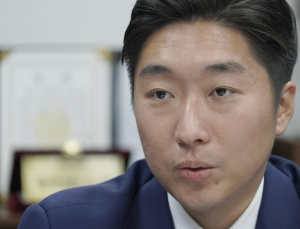 ‘김구 증손’ 김용만 “나라 위해 꽃 심는 마음”…백범이 알려준 애국은 [쿡 인터뷰]