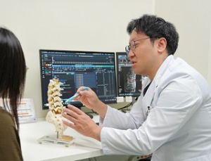 허리 통증과 다이어트, 허리 디스크가 있을 때는 가벼운 걷기부터 [건강 나침반]