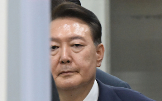 尹, 4주 연속 불출석에 ‘궐석재판’…재판부 “불이익 감수해야”