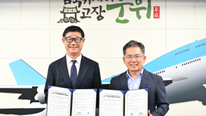 수십 년 고질 민원 해결 나선다…군위군, 축산악취 저감 특허미생물 도입 협약