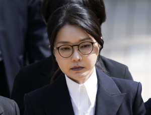 김건희, 서울남부구치소 독방 수감…사상 첫 전직 대통령 부부 동시구속