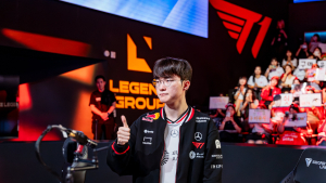 ‘페이커 700승’ T1, KT 2-0 완파…KT는 6연패 [쿠키 현장]