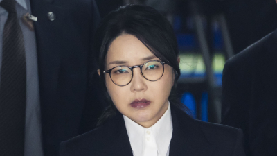 김건희, 구속 후 첫 특검 조사…포토라인 없이 조사실로 직행
