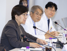 정은경 “2030년까지 필수의료 적정 보상 정비”