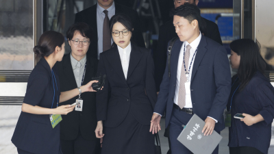 김건희, 특검 조사서 대부분 진술거부…18일 재소환 예정