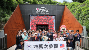 김해낙동강레일바이크 외국인 관광객 25만명 찾아…경남지역 대표 관광명소로 각광