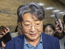경찰, ‘주식 차명거래 의혹’ 이춘석 의원 피의자 신분 소환