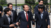 법무부 “尹 실명 위기 주장 사실과 달라...의료지원 모두 제공”