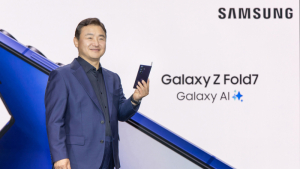 CNBC “삼성, 폴더블폰 출시로 美 점유율 급등…애플 추격”