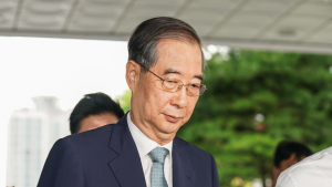 한덕수 ‘계엄 가담·방조’ 특검 출석…혐의 묻자 “고생 많으십니다”