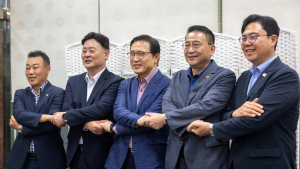 임태희 경기교육감, 도의회에 ‘여야정 협치위원회’ 제안