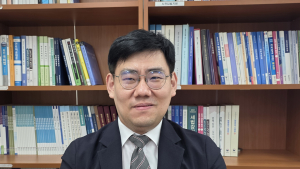 불편함 넘어선 소명, 약자 곁에 선 정연제 변호사 박사되다