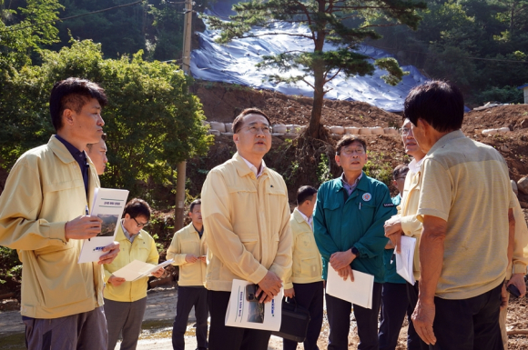 김인호 산림청장, 산청군 산사태 피해지 현장점검