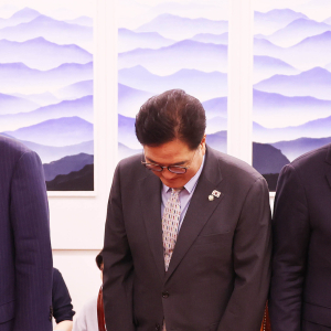 악수 않는 여야, 대선 공통공약협의체는 개점휴업