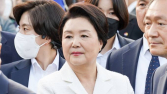 경찰, 김정숙 여사 ‘옷값 특활비 사용 의혹’ 무혐의 처분…3년 5개월만