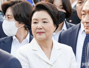 경찰, 김정숙 여사 ‘옷값 특활비 사용 의혹’ 무혐의 처분…3년 5개월만