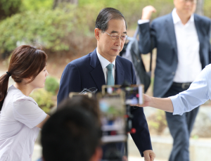 ‘진술 번복’ 한덕수 전 국무총리, 내란특검 사흘 만에 재출석