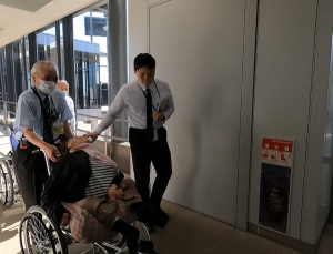 “교통약자 항공 이동권, 민간 자율 아닌 정부 함께 나서야” [불편한 공항③] 