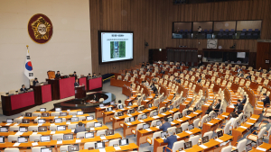 ‘노란봉투법’ 본회의 상정…여야 ‘필리버스터’ 대치 