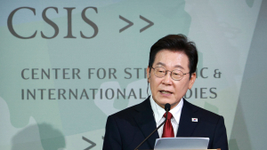 李대통령 “韓, 과거처럼 ‘안미경중’ 취할 수 없는 상태…국방비 증액할 것”